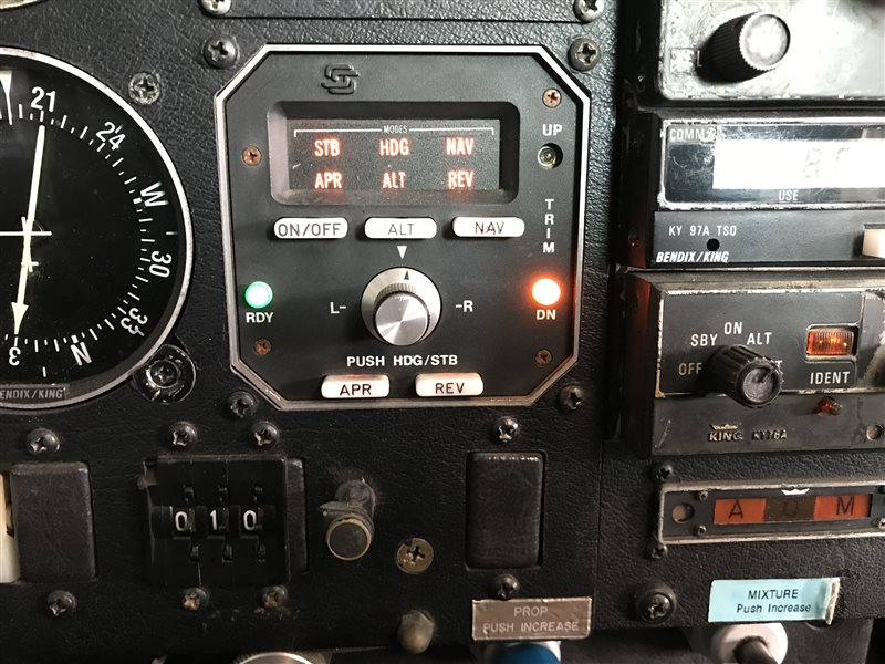 Avionics Mooney STEC 50 Autopilot system with altitude hold