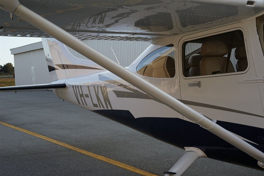 2010 Cessna 182 Skylane Model T non-turbo