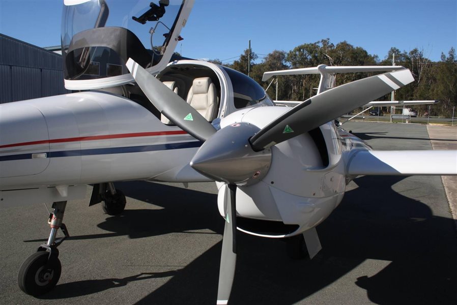 2014 Diamond Twin Star DA42 VI