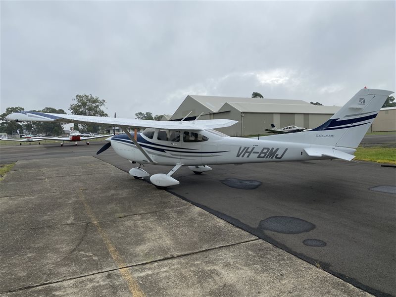 2005 Cessna 182 T