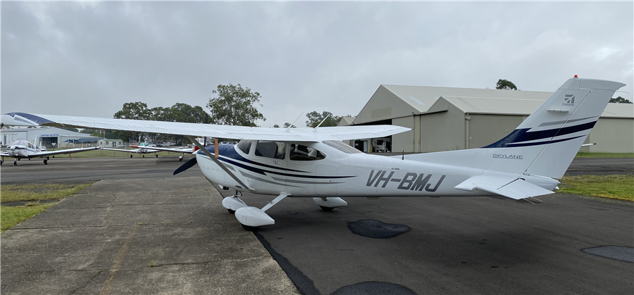 2005 Cessna 182 T