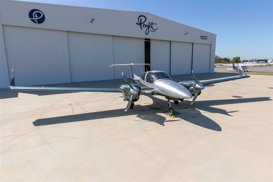 2022 Diamond DA42 V1