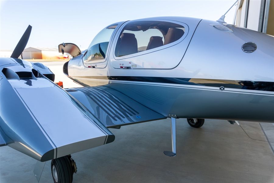 2022 Diamond DA42 V1