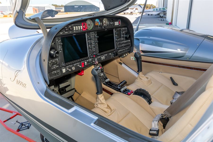 2022 Diamond DA42 V1
