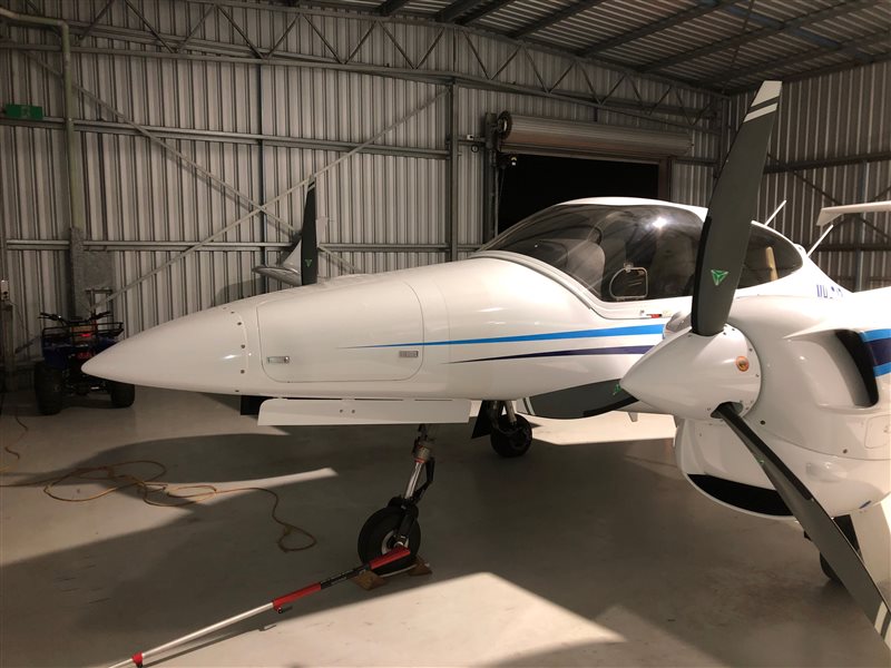 2017 Diamond DA42 V1