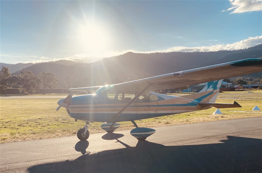 1960 Cessna 182 Skylane Aircraft