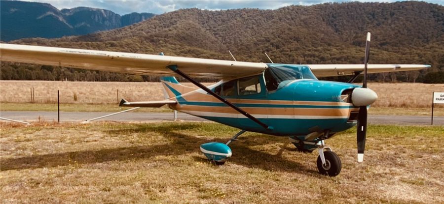 1960 Cessna 182 Skylane Aircraft