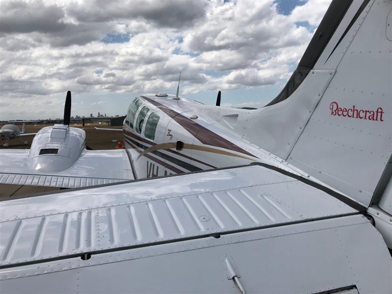 1998 Beechcraft Baron B58 Aircraft