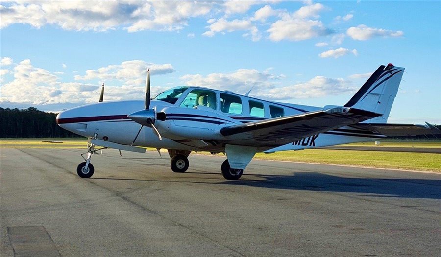 1998 Beechcraft Baron B58 Aircraft