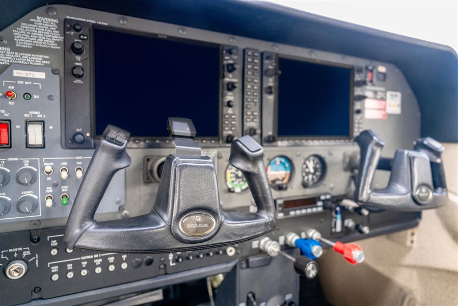 2005 Cessna 182 T