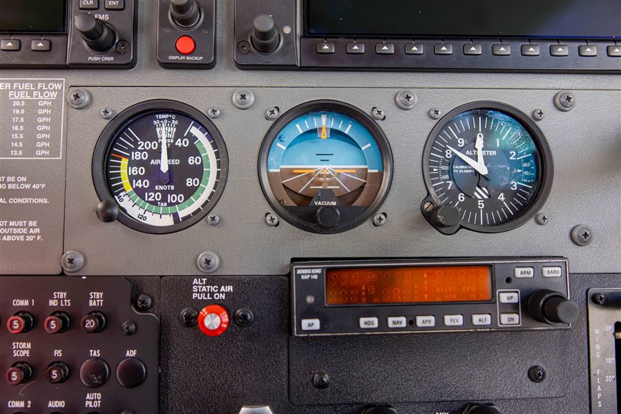 2005 Cessna 182 T