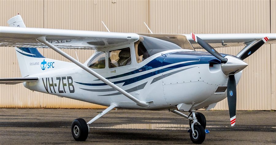 2005 Cessna 182 T