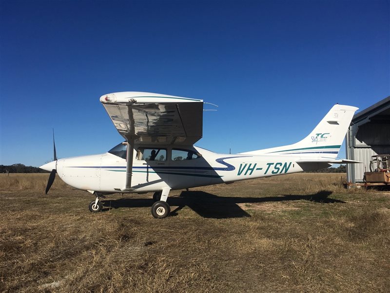 2001 Cessna 182 Skylane Aircraft