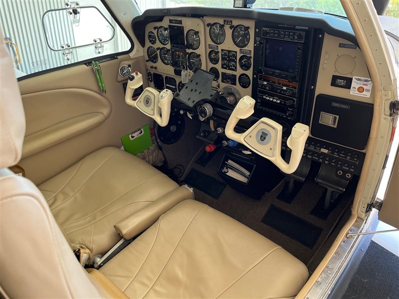 1990 Beechcraft Bonanza F33 Aircraft