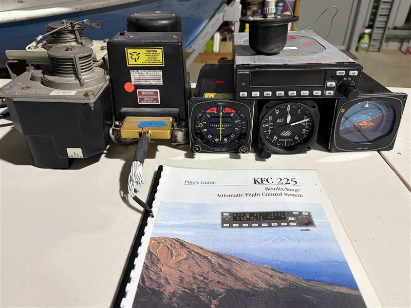 Avionics  - Bendix King KFC 225 Auto Flight control system
