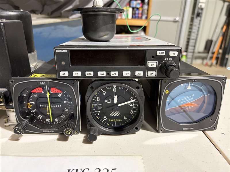 Avionics  - Bendix King KFC 225 Auto Flight control system