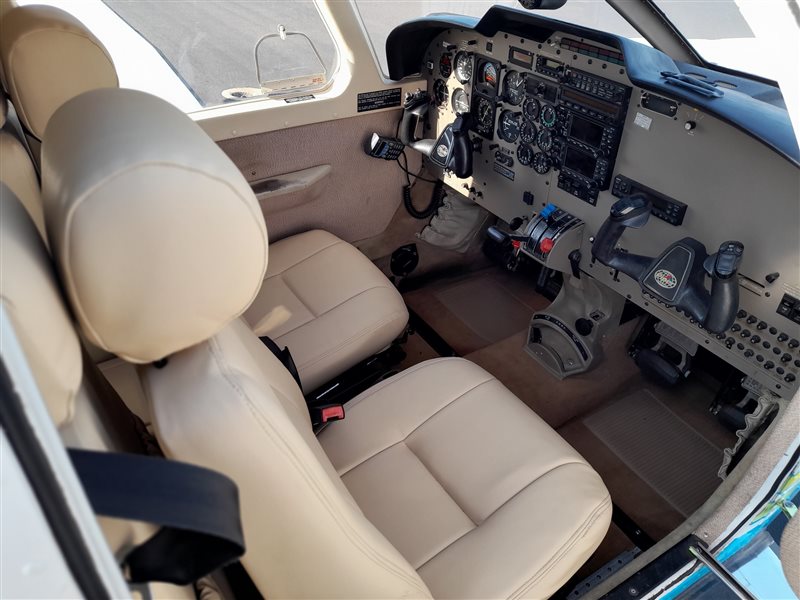 2000 Piper Saratoga II HP Aircraft