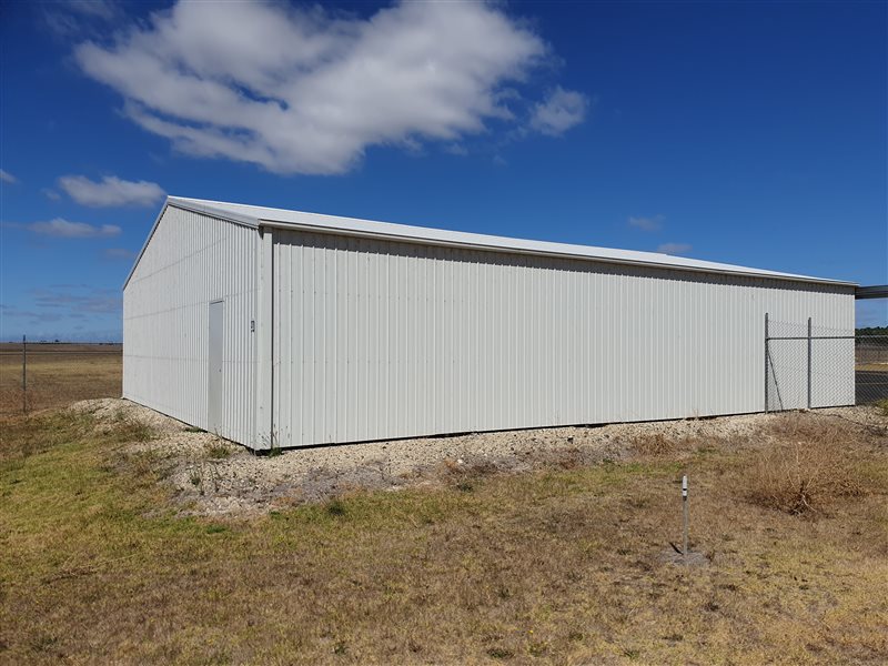 Hangars - Hangar