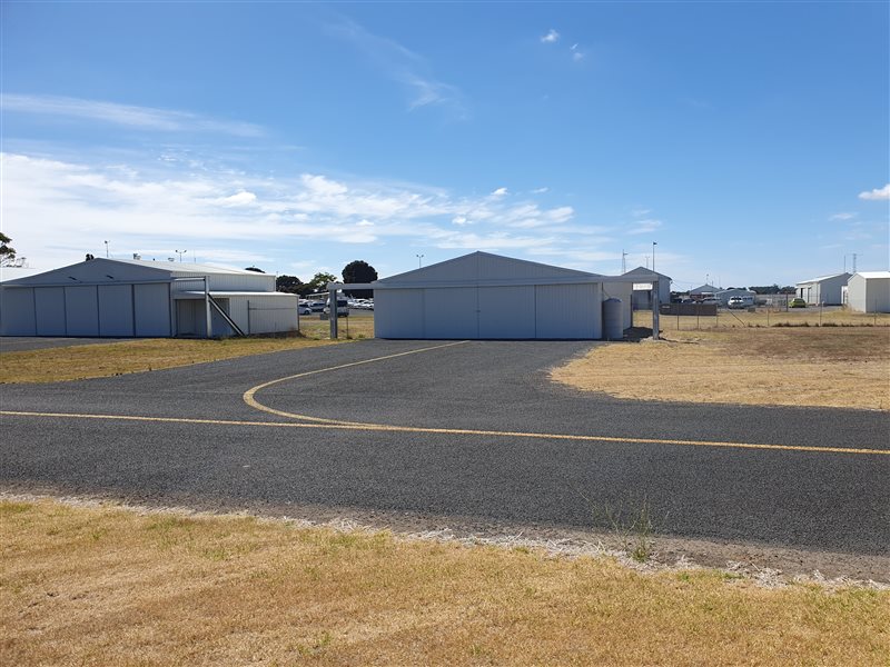 Hangars - Hangar