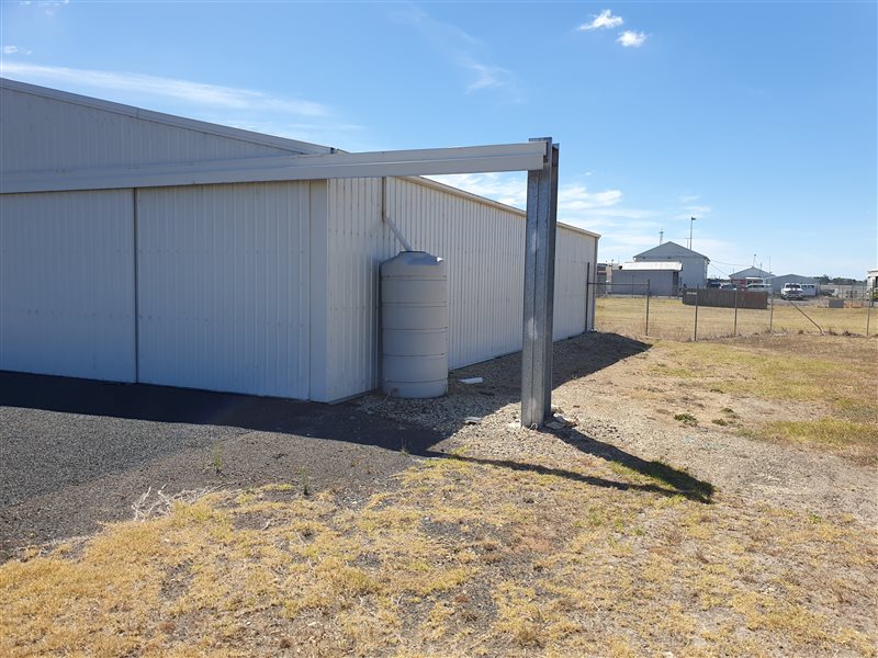 Hangars - Hangar