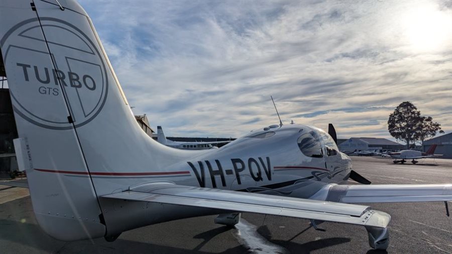 2003 Cirrus SR22 TN
