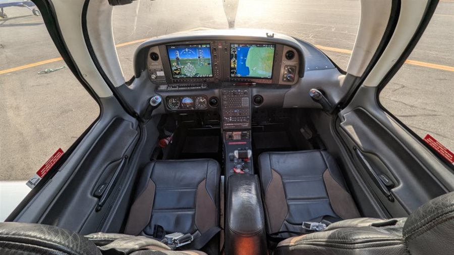 2003 Cirrus SR22 TN