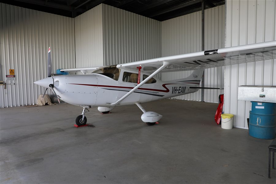 2001 Cessna 182 182T