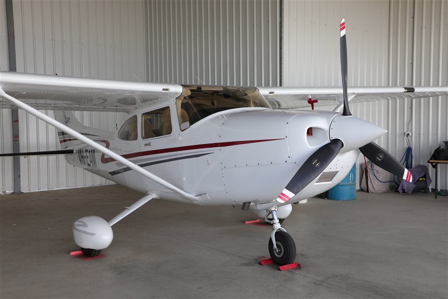 2001 Cessna 182 182T