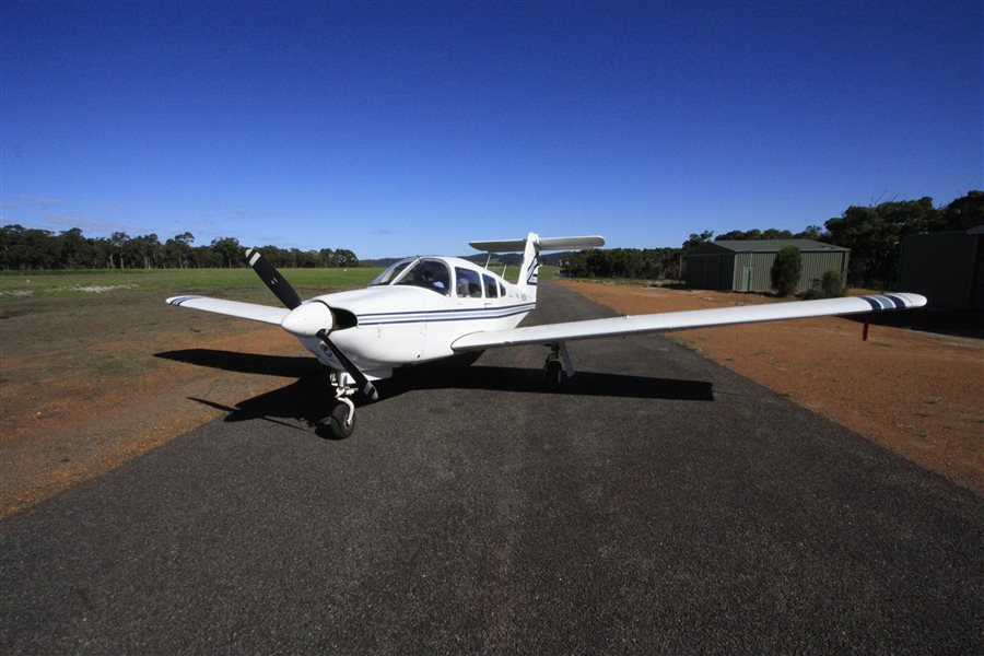 1981 Piper Arrow 201 Aircraft