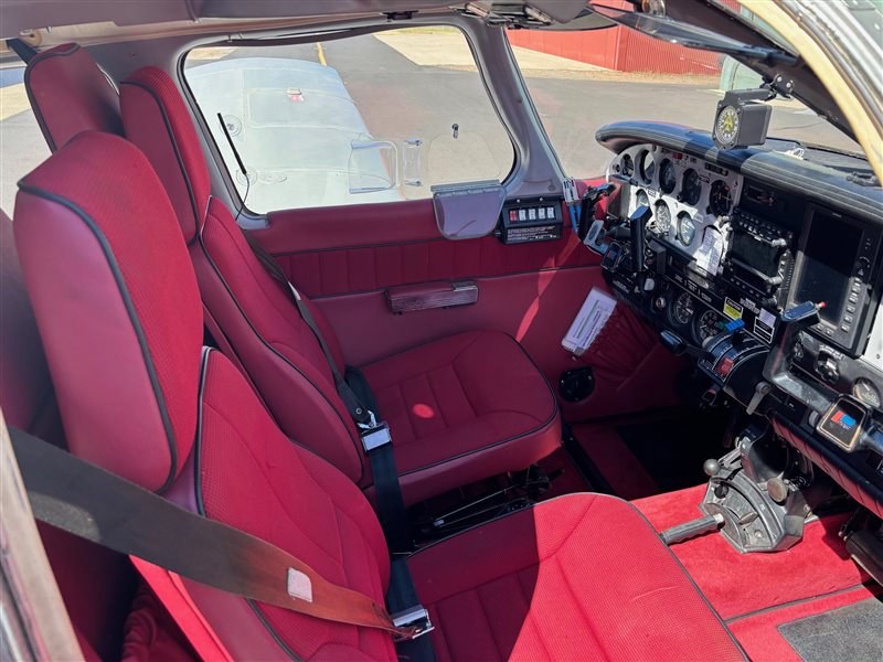 1978 Piper Lance PA-32RT-300T Lance 2 Turbo - Upgraded Interior