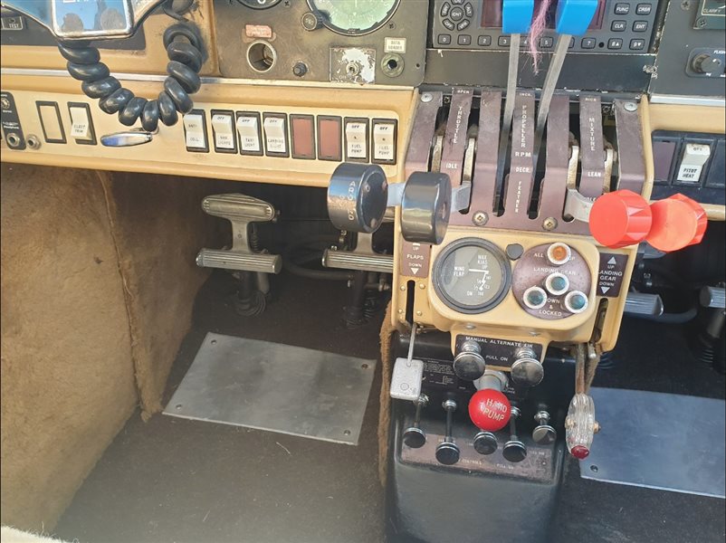 1981 Piper Aztec F PA23-250 Aircraft