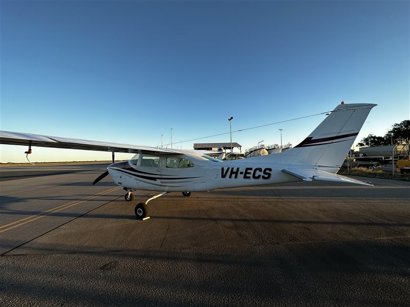 1975 Cessna 210 Aircraft