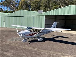 2000 Cessna 172 Aircraft
