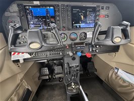 2004 Cessna 182 Skylane Aircraft