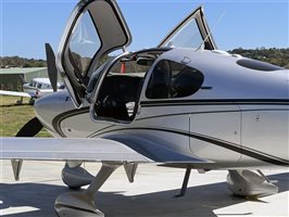 2010 Cirrus SR22 TN