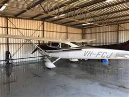 2004 Cessna 182 Aircraft