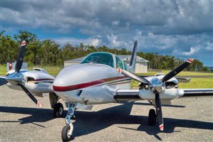 1998 Beechcraft Baron B58 Aircraft