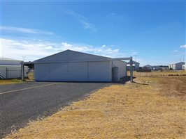 Hangars - Hangar