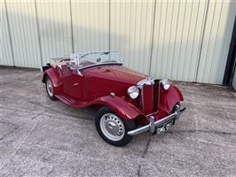 1939 De Havilland DH82A Tiger Moth and MG Td 1951 together