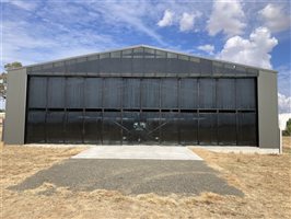 Hangars - Newly built hanger with amenities and extras-Cowra