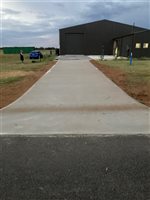 Hangars - Newly built hanger with amenities and extras-Cowra