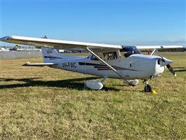 2001 Cessna 172 Aircraft